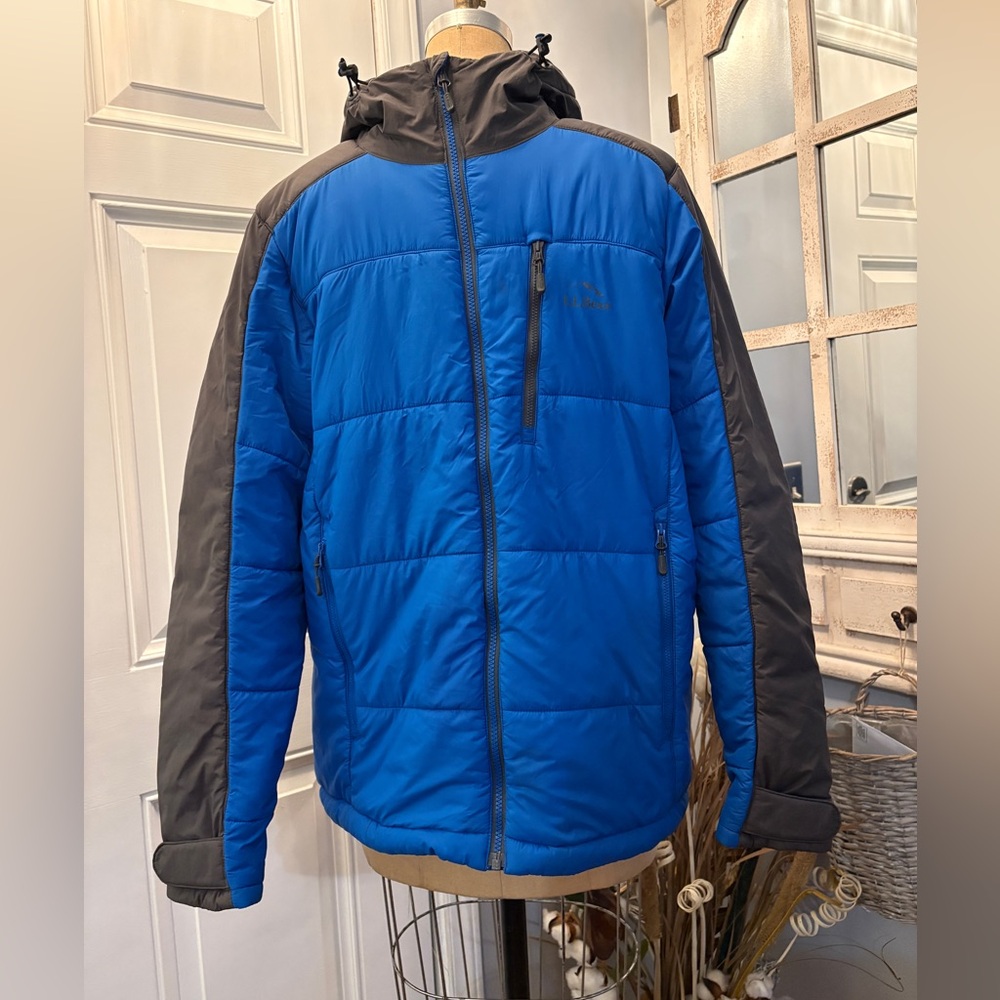 L.L. Bean Men's Blue and Gray Puffer Jacket Medium Warm Practical BaseLayer